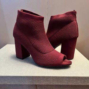 Seven Dials Size 9 Women's Burgundy Open Toed Heel Booties
